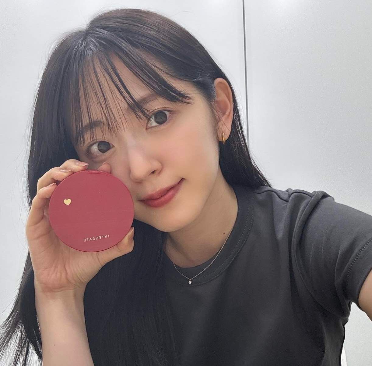 鈴木愛理の最新ショット「美しすぎます...。」