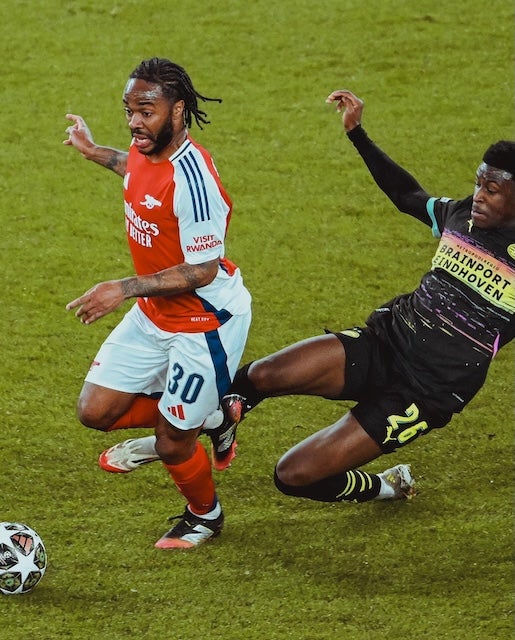 アーセナル所属スターリングがMOMの大活躍！2アシストでベスト8進出に貢献