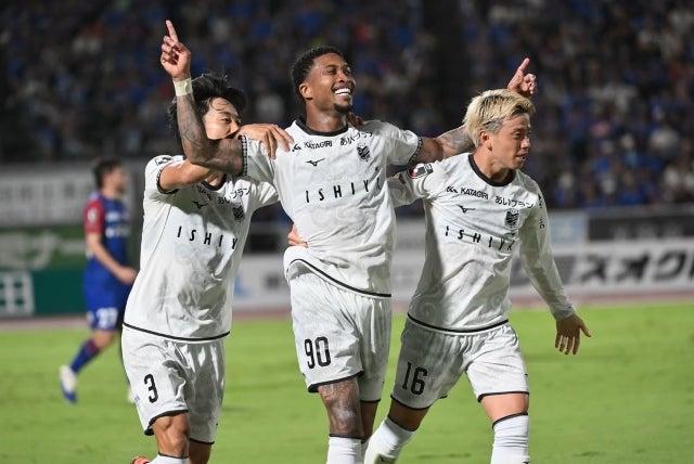 北海道コンサドーレ札幌、マリオ・セルジオが躍動。柴田慎吾監督の初勝利で歓喜の甲府撃破