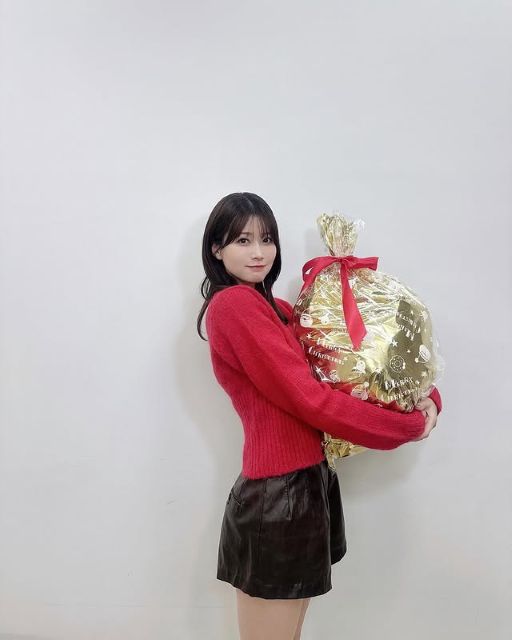 「めるくりっ。」めるる・生見愛瑠、”めちゃでかプレゼント”にワクワクスマイルショットが可愛すぎると話題！