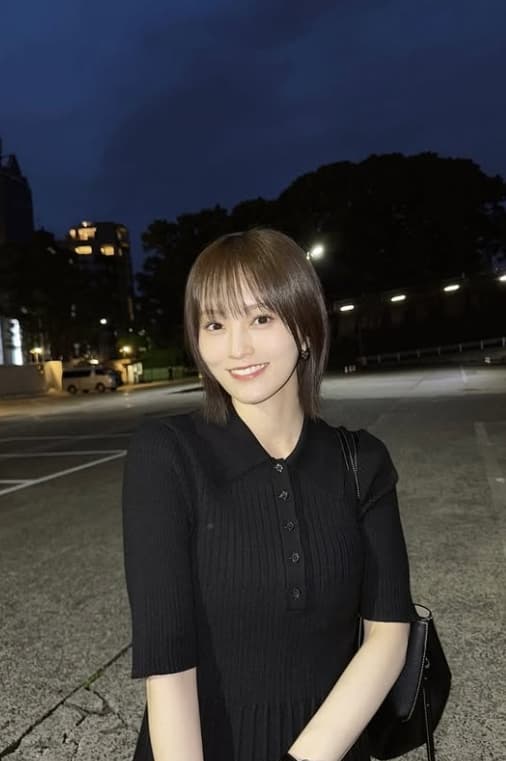 「全身ショットを見せてくれるなんて…」山本彩の膝上スカート姿にファン絶叫‼