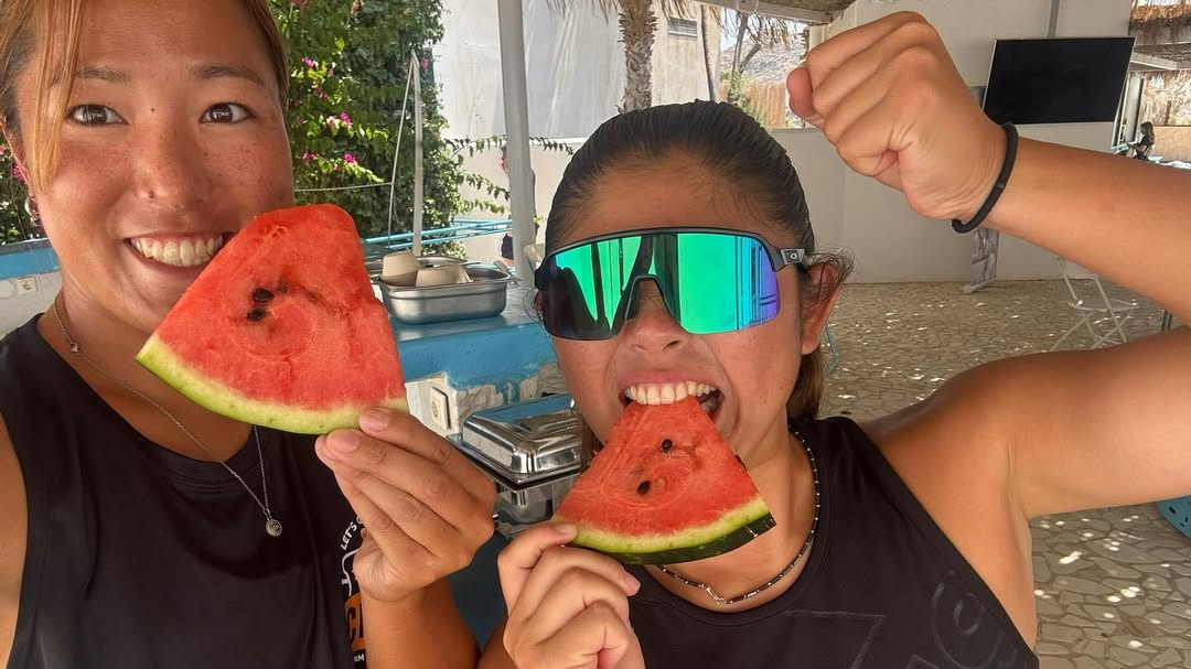 「夏といえばー」ビーチバレー・沢目繭、夏の味覚を豪快に堪能