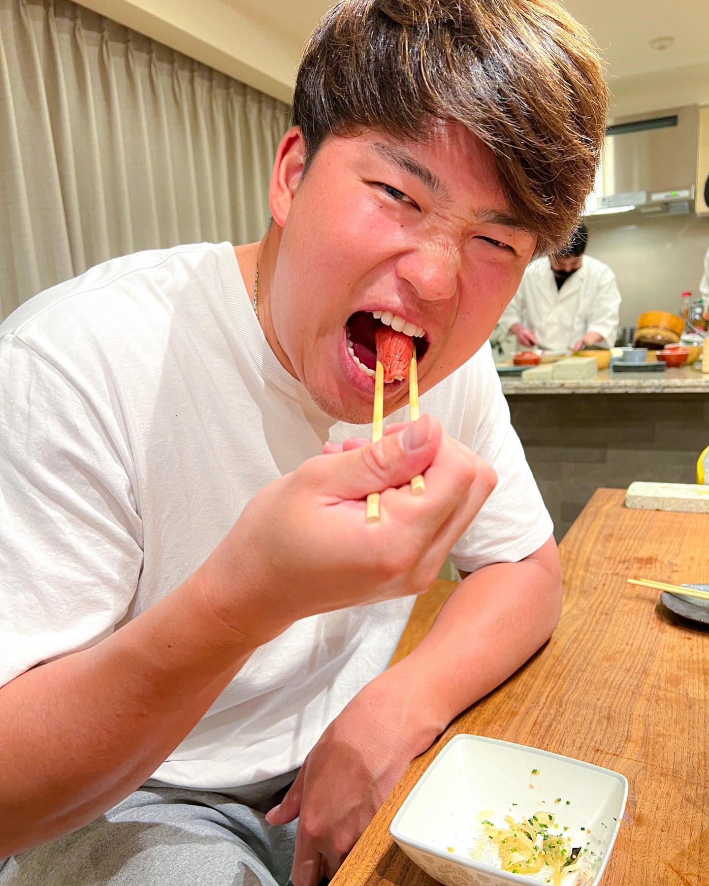 村上宗隆が帰国後初投稿✈️✨「帰ってきてもやっぱり食べスタグラム🤣」