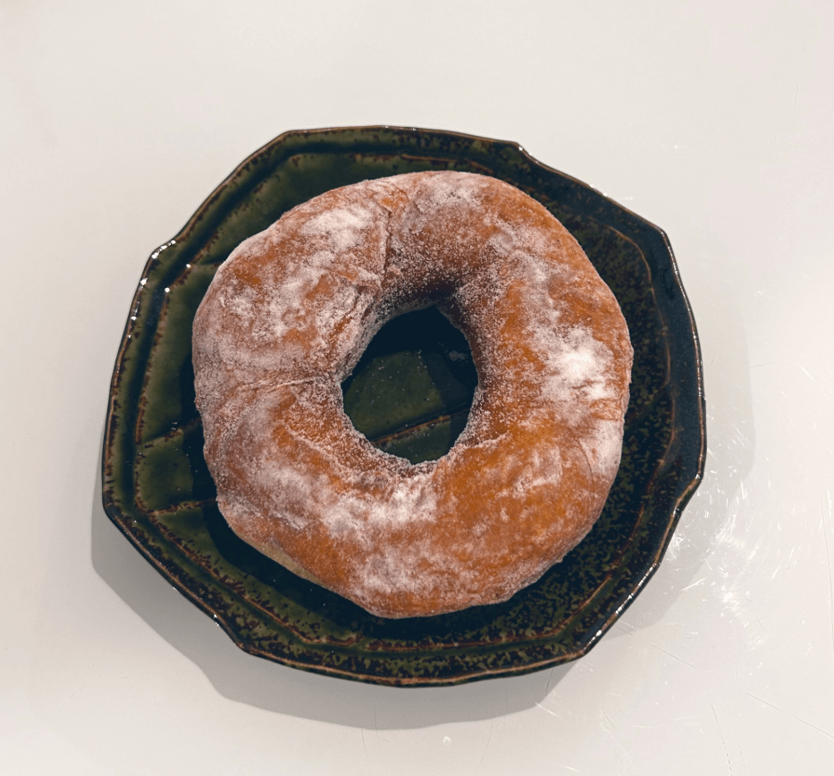 JOYが投稿した“謎のドーナツ” ひと言に滲む大人の遊び心