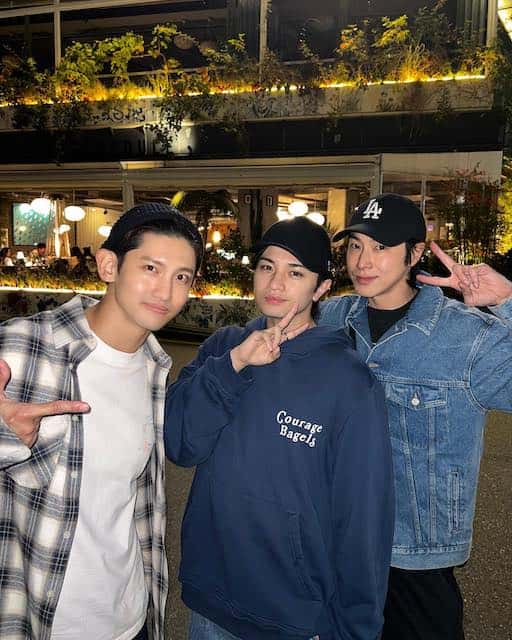 in韓国 ついに東方神起とご飯！距離が縮まった中島健人と東方神起に注目👀