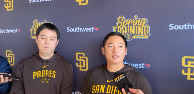 パドレス・松井裕樹が驚きのスピーチ披露！初の対面取材でカンペ無し2カ国語あいさつ