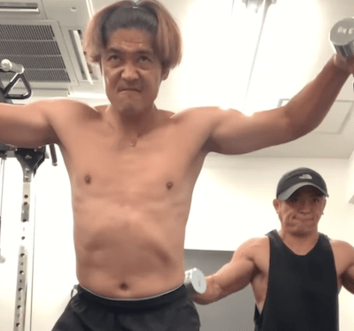 現役引退後の大久保嘉人が険しい表情で自分を追い込む！