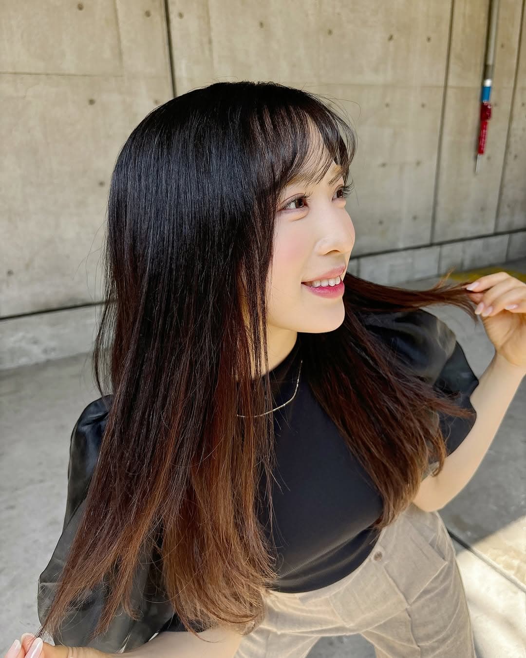 小栗有以、綺麗な髪の秘密は〇〇。握手会でのショットを公開！