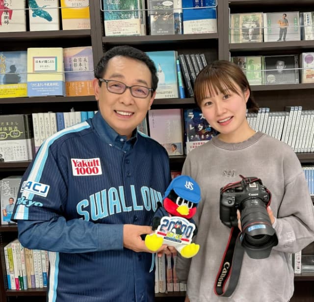 「嬉しかった〜」さだまさしが選手の気分を味わう