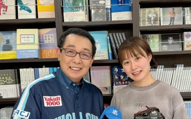 「嬉しかった〜」さだまさしが選手の気分を味わう