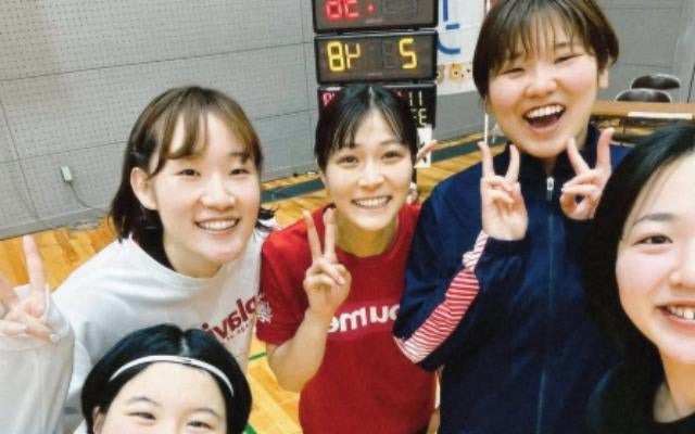 女子ハンドボール・イズミメイプルレッズ広島 南夏津美、洛北＆大体大の仲間と春再会「大好きが詰まった4月」