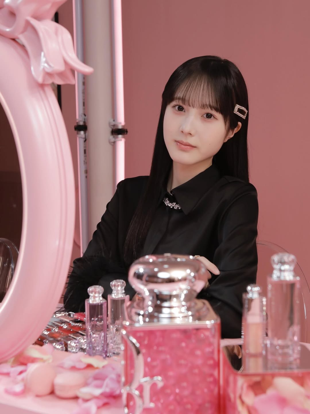 本田紗来、原宿で開催のディオール新作キャンディショップ訪問