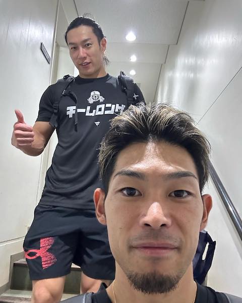 「ギータ、そ、そのお召し物は😂」鷹・又吉が柳田のオフショット投稿も着用Tシャツはまさかの...❗️❓