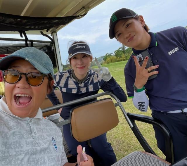 成田美寿々、宝塚トークで盛り上がる初ラウンド「最高かよ」