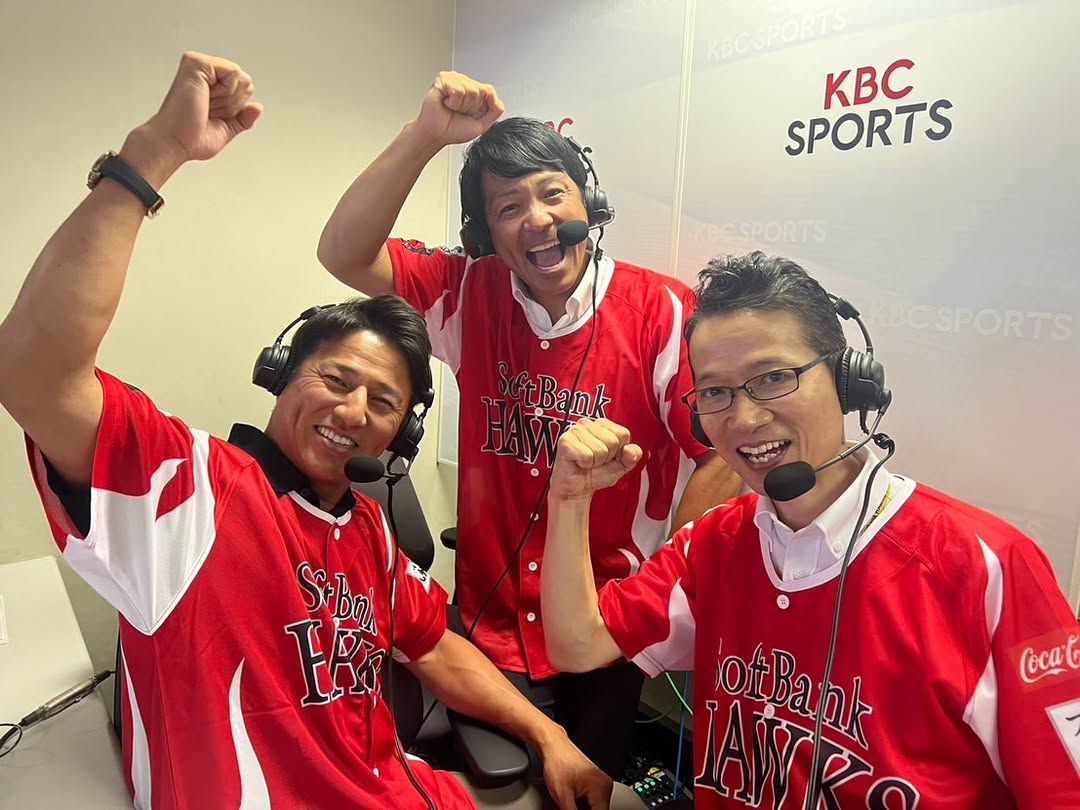 「今年の鷹祭雰囲気熱いです！」元プロ野球選手・松田宣浩、大学一年の頃からお世話になっているあの人含め解説の3人でスリーショット！