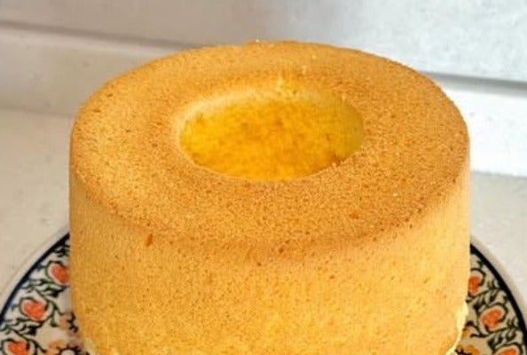 小倉優子が手作りシフォンケーキを披露！