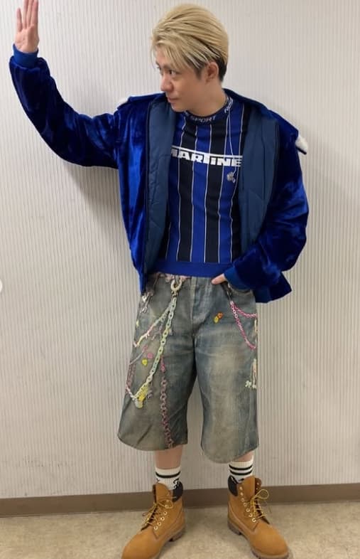 「誰に手あげとんか気になるーー」岸優太のオフショが尊すぎて全員悶絶中