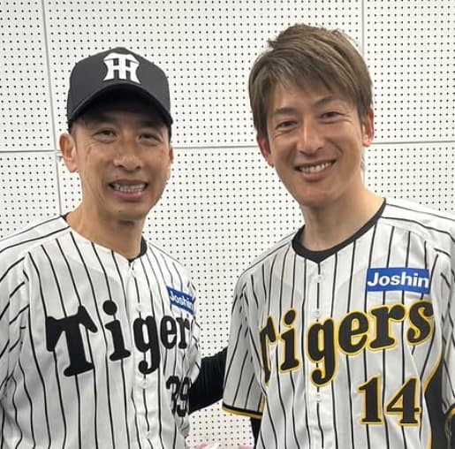 「懐かしいバッテリー！」矢野燿大、阪神時代にバッテリーを組んだあの名ピッチャー2人とのツーショットをアップ！