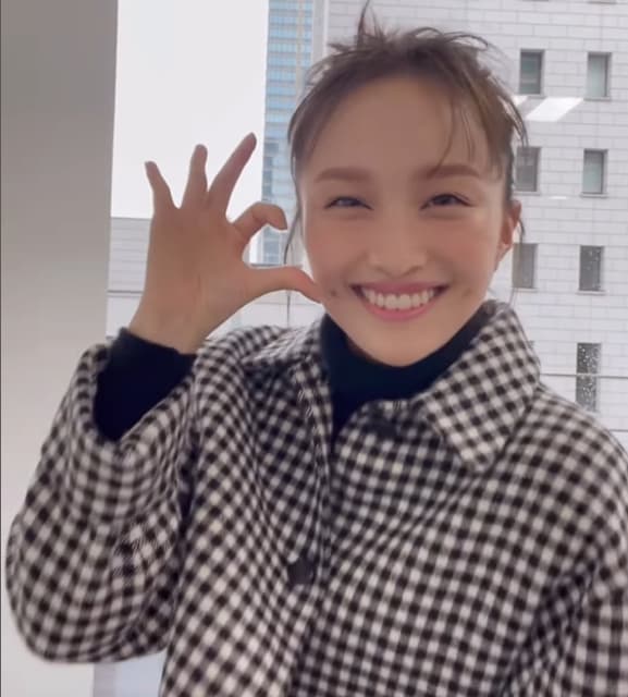 「永遠に見てられる時間溶ける」ファン歓喜⁉百田夏菜子がアイドル力全開のダンス動画を公開！