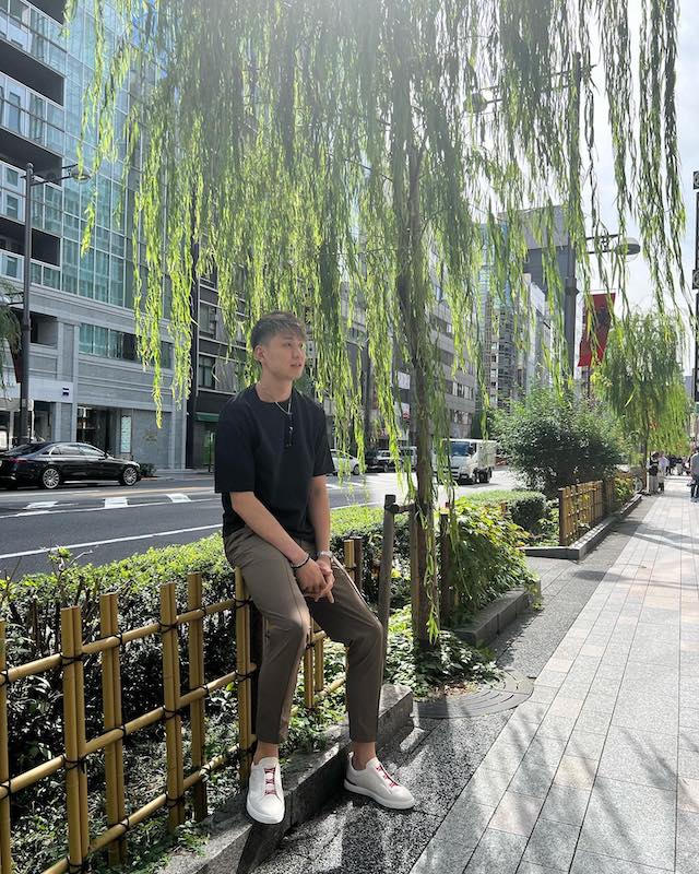 小野寺太志　アースカラーでまとめたおしゃれコーディネート✨