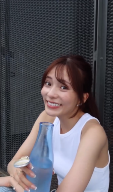 タンクトップ＆ヘソ出しでスレンダーボディ披露！'18ミス明治学院GPモデル「高校生ぶり」楽しむテニスの激カワスマイルにファン歓喜！