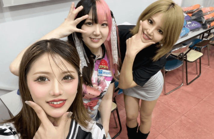 「可愛いですね！」ボウリング美女子、アイドルボウラー＆女子プロとのレア3ショットを披露！ファン釘付けに