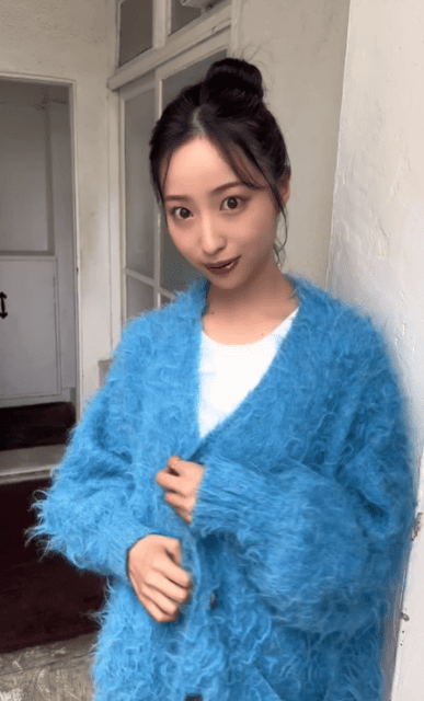 カレンダー予約告知の林佑香「お気に入り」衣装でにっこり笑顔が可愛すぎる！