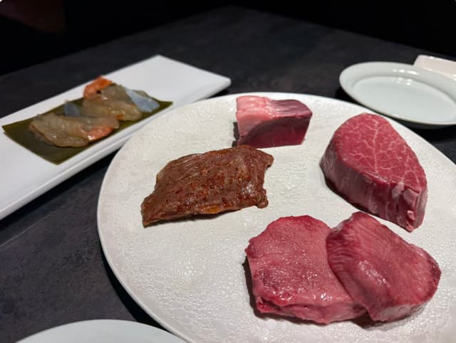 「昨日食うたええ肉」お笑い芸人・エハラマサヒロがいい肉を食す