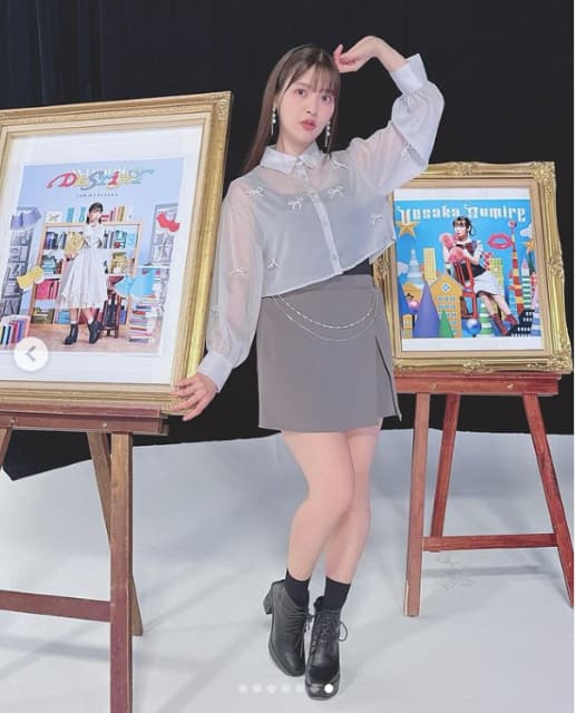 声優・上坂すみれ　「ファーストピリオド.」の衣装で美脚披露！