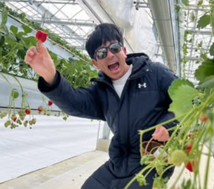 「苺、苺、苺、いっぱい食べました！！」松田宣浩がいちご狩りを満喫！