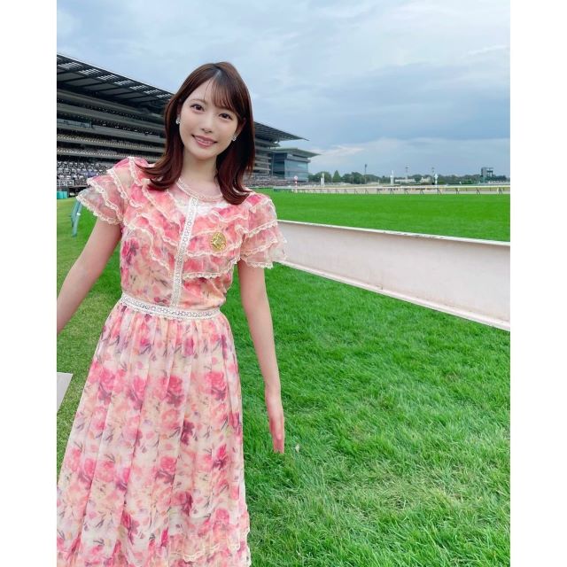 「遅ればせながら…」フジアナ・竹俣紅アップの花柄ワンピースショットが可愛すぎると話題！