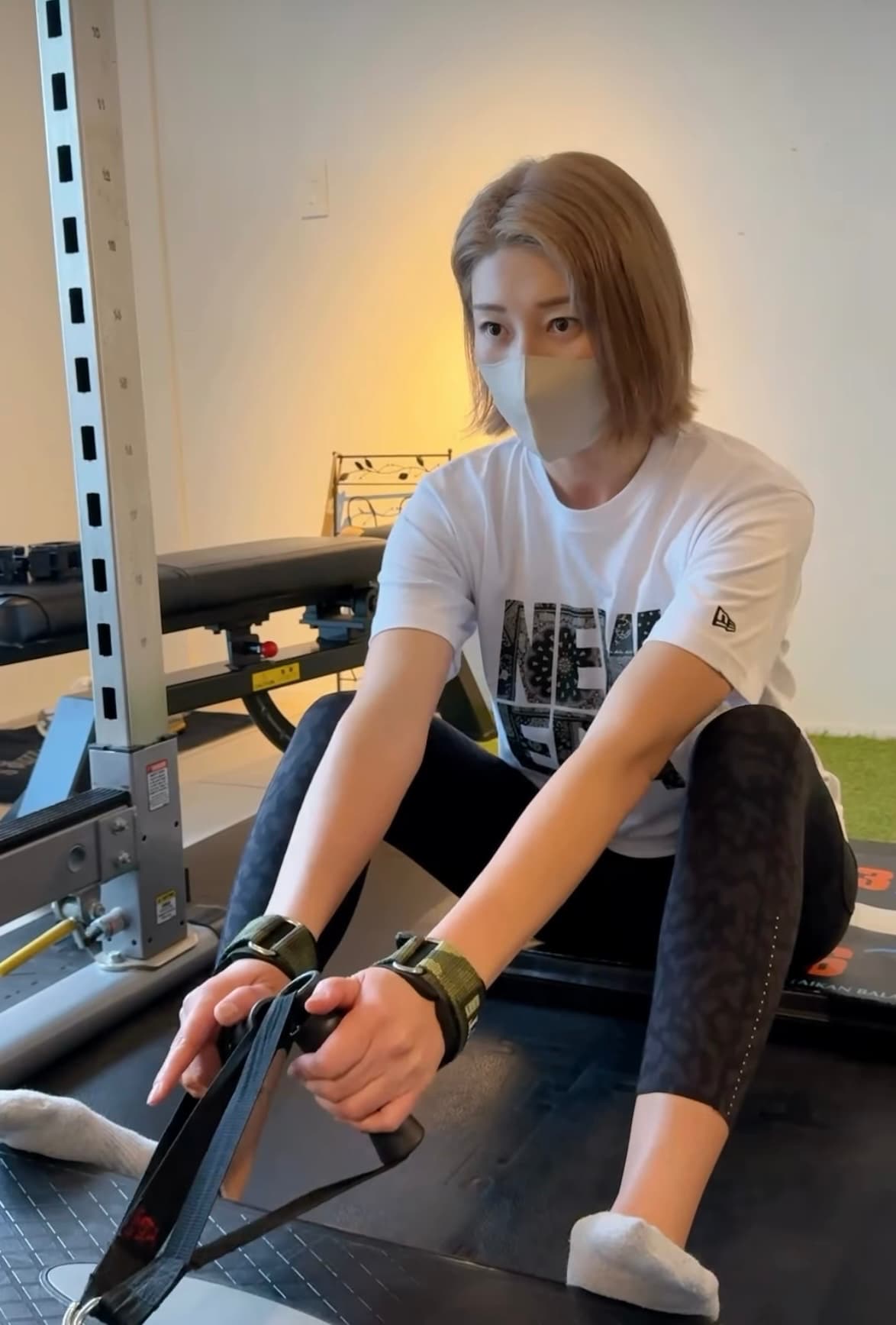 「いつか、コレか！？コレなのか！？を掴む日が来ると信じて頑張ります」狩野舞子、背中のトレーニング動画を公開！