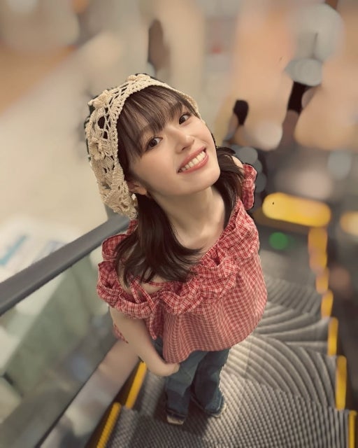 暑すぎてほっぺが真っ赤に！豊嶋花が期日前投票をしたことを報告