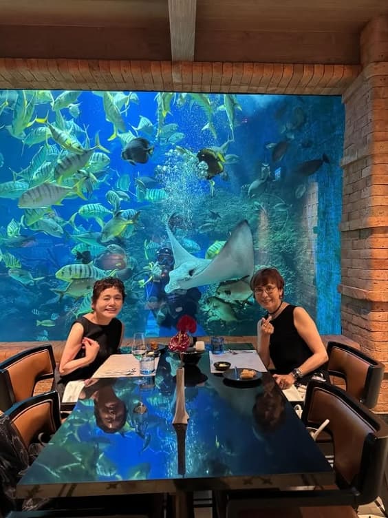 「そんなポーズしかできなかった私…」人気女優〇〇の”自然体バリ旅”が可愛すぎる