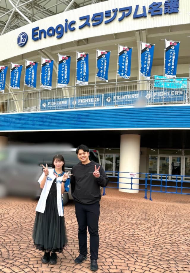 牧野真莉愛がタピックスタジアム名護を訪れる「きゅんに会えました」