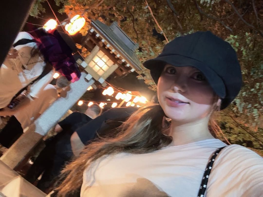 双子妊娠中の中川翔子、ほんの一瞬夏を感じる場所へ！夜は双子たちが運動会？！