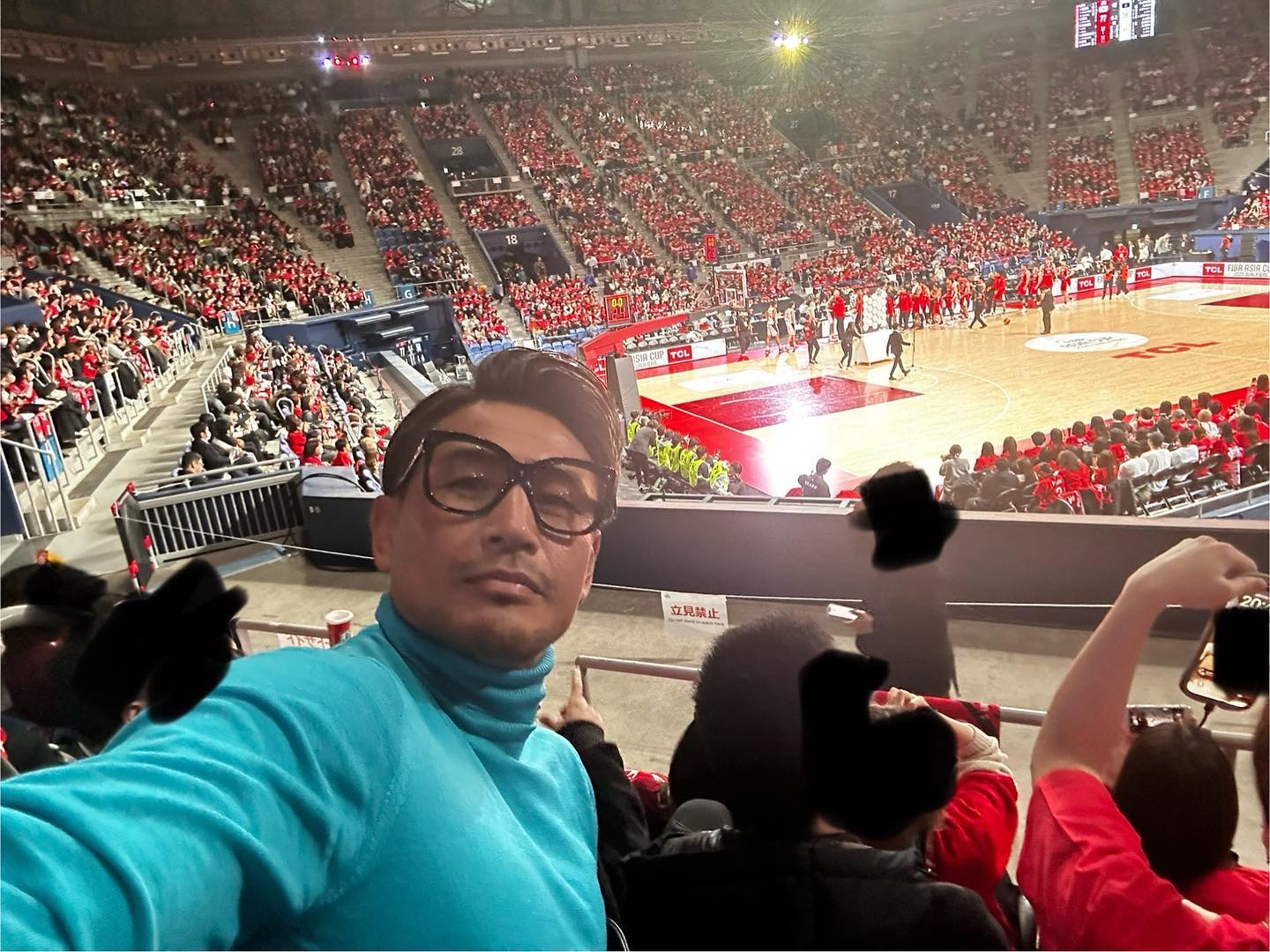 魔裟斗がバスケ観戦の様子を公開！まだまだバスケの人気が止まらない🔥