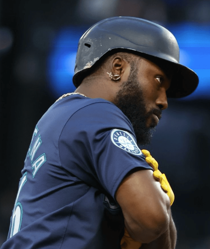 侍ジャパンも苦しめたアロザレーナ、古巣との初対戦で逆転の勝ち越し3ラン！