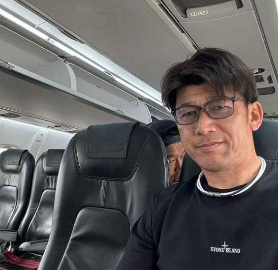 DeNA・三浦大輔監督が奄美大島へ移動✈「お待ちしてます〜❗️」