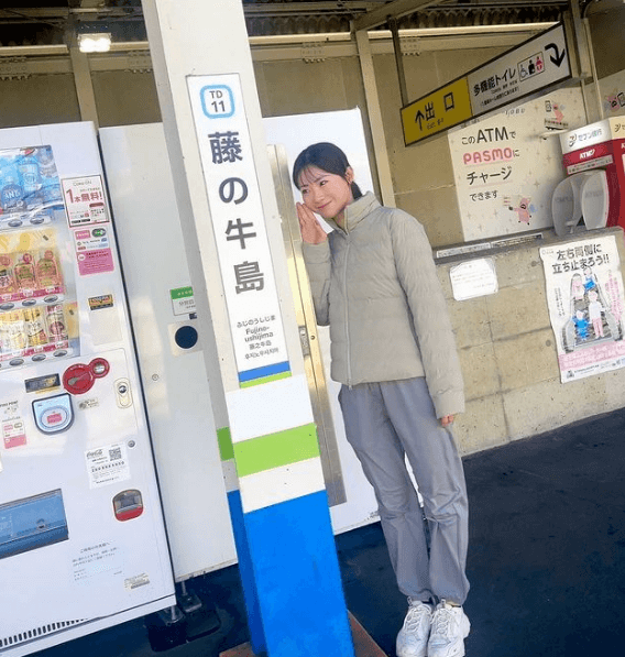 ”運命的出会い”テニス美女子・牛島里咲、まさかの同名の◯◯と”遭遇”！記念に撮影をしてしまう