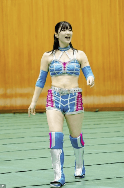 STARDOM【スターダム】さくらあや、金沢サイン会でファンと交流！石川県との「ご縁」に注目