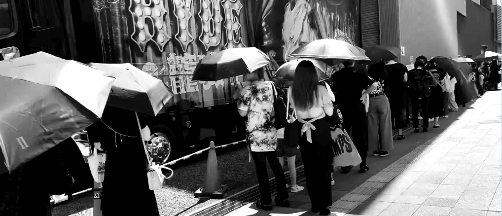 日本のロック界を代表するアーティスト　公演会場のファンに“神対応”