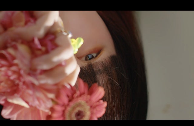 aikoの『skirt』MV公開、可愛さと尖りが交差する！