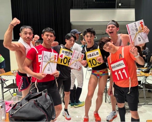 小島よしおがTBS 赤坂5丁目ミニマラソンを完走！