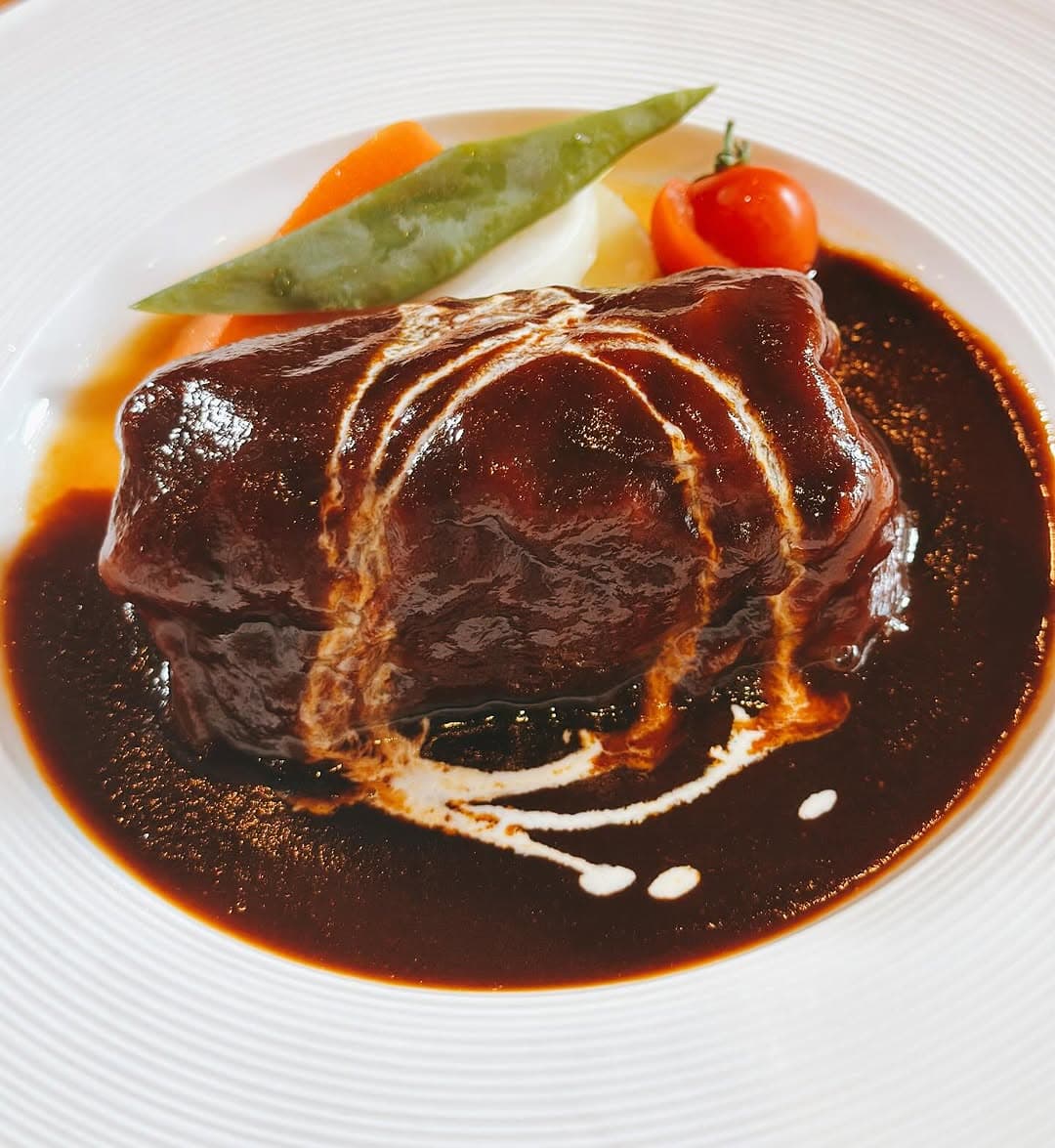 「◯◯◯シチューにしか見えない」有吉弘行、高級ロールキャベツを堪能！