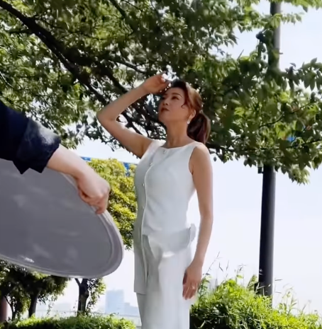 「風が似合いすぎてる」藤原紀香、風をあびている自身の様子を大公開！