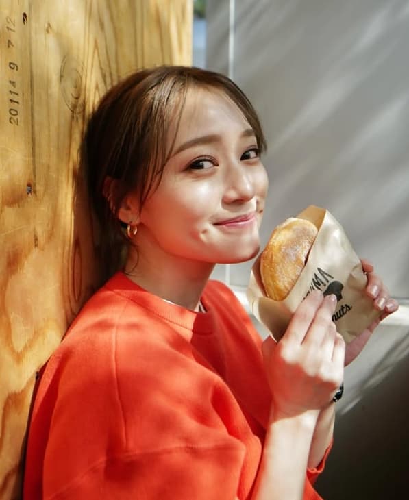 「一緒に見に行きたい」chayが公開した晴れの日の願いが可愛すぎてファンからコメント殺到