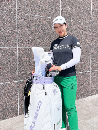 笠りつ子が“ラベンダーキャディバッグ”で魅了！最新ギアと共に次戦へ気合十分