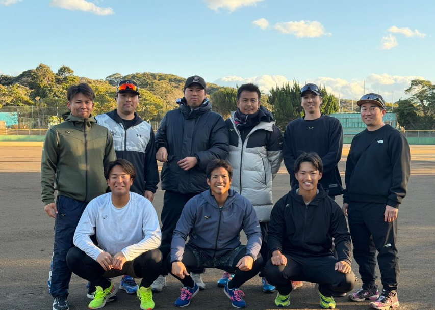 元DeNA・村川凪氏が「チーム桑原」の館山自主トレをサポート「現役時代に参加したかった」