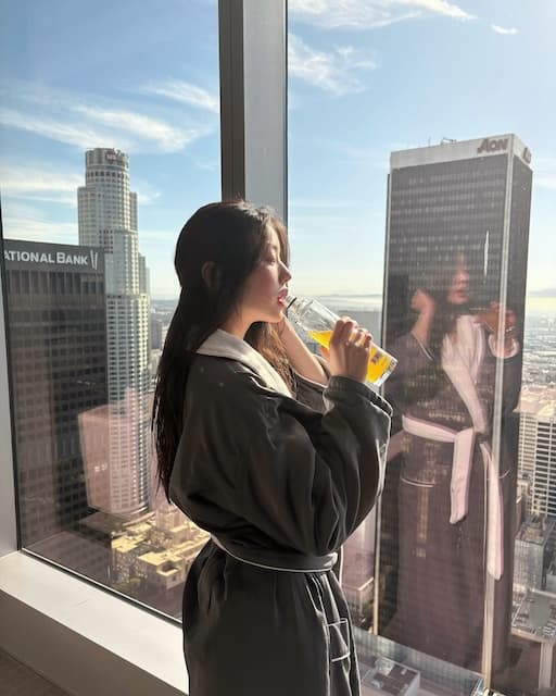 IVEウォニョンのバスローブ姿が話題に！投稿後1時間でいいねが26万件越え